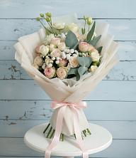 Букет цветов из:  Розы и Лизиантусы в Посёлок центральной усадьбы совхоза Мир