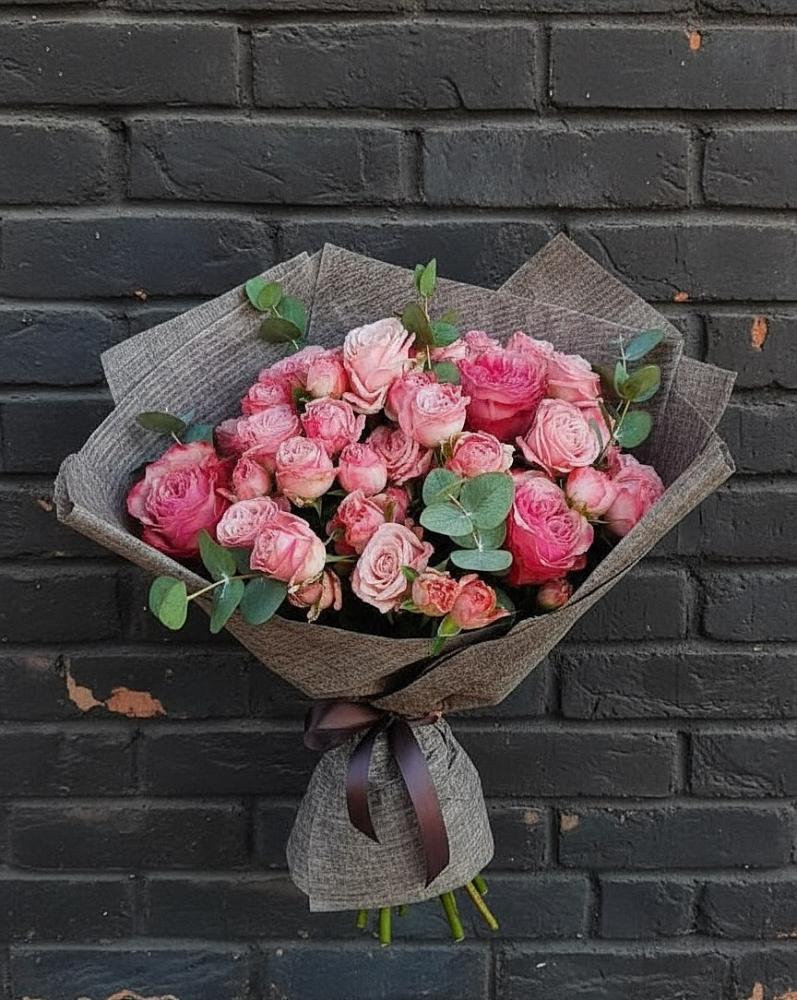 Букет цветов из: Розы в Посёлок центральной усадьбы совхоза Мир