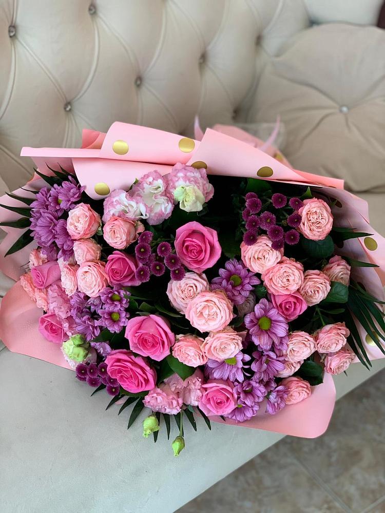 Букет цветов из: Хризантемы, Розы и Лизиантусы в Посёлок центральной усадьбы совхоза Мир