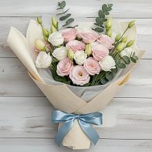 Букет цветов из:  Лизиантусы в Посёлок центральной усадьбы совхоза Мир