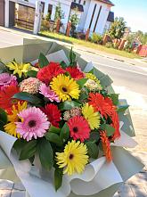 Букет цветов из:  Герберы #REPLACE_PRED# Посёлок центральной усадьбы совхоза Мир