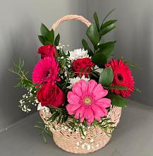 Цветочная композиция из Розы, Хризантемы и Герберы в корзине #REPLACE_PRED# Посёлок центральной усадьбы совхоза Мир
