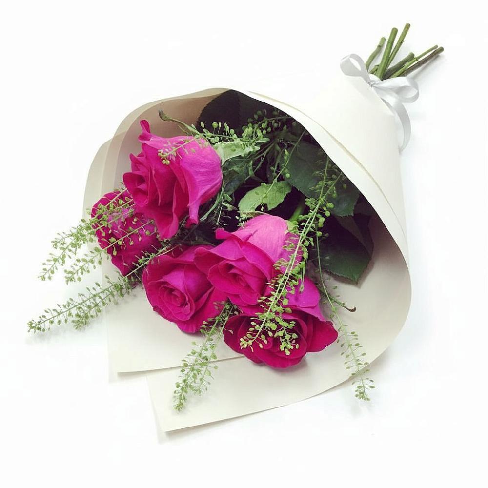 Букет цветов из: Розы в Посёлок центральной усадьбы совхоза Мир