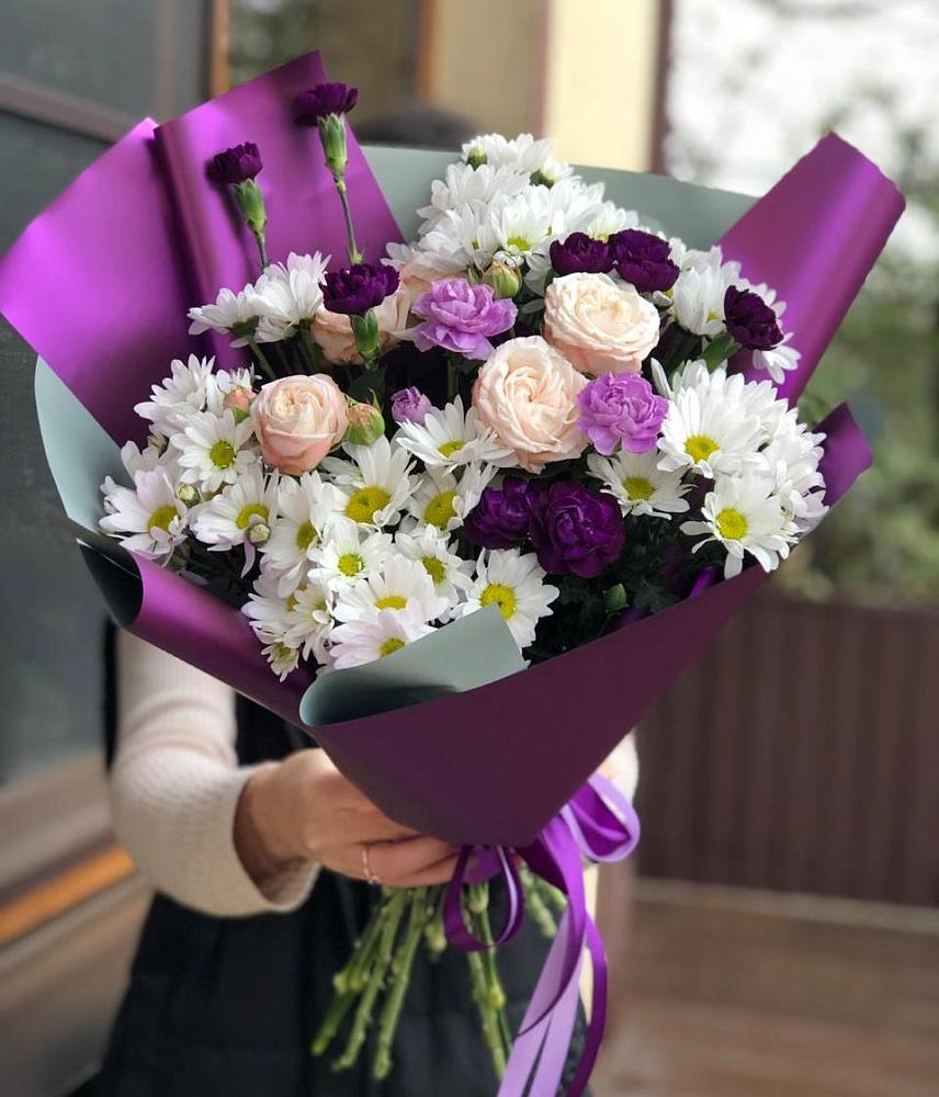 Букет цветов из: Хризантемы, Гвоздики и Розы в Посёлок центральной усадьбы совхоза Мир