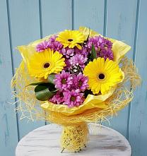 Букет цветов из:  Хризантемы и Герберы #REPLACE_PRED# Посёлок центральной усадьбы совхоза Мир