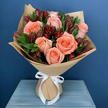 Букет цветов из:  Розы и Альстромерии в Посёлок центральной усадьбы совхоза Мир