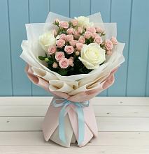 Букет цветов из:  Розы в Посёлок центральной усадьбы совхоза Мир