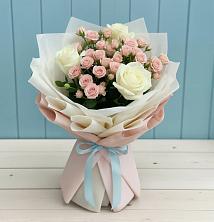 Букет цветов из:  Розы в Посёлок центральной усадьбы совхоза Мир