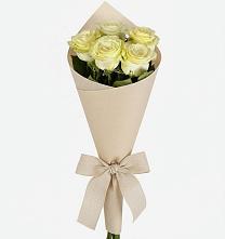 Букет цветов из:  Розы в Посёлок центральной усадьбы совхоза Мир