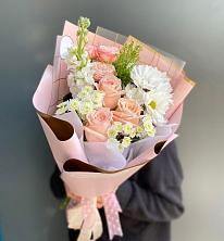 Букет цветов из:  Хризантемы и Розы в Посёлок центральной усадьбы совхоза Мир