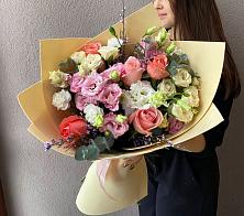 Букет цветов из:  Розы, Лизиантусы и Гвоздики #REPLACE_PRED# Посёлок центральной усадьбы совхоза Мир