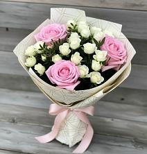 Букет цветов из:  Розы в Посёлок центральной усадьбы совхоза Мир