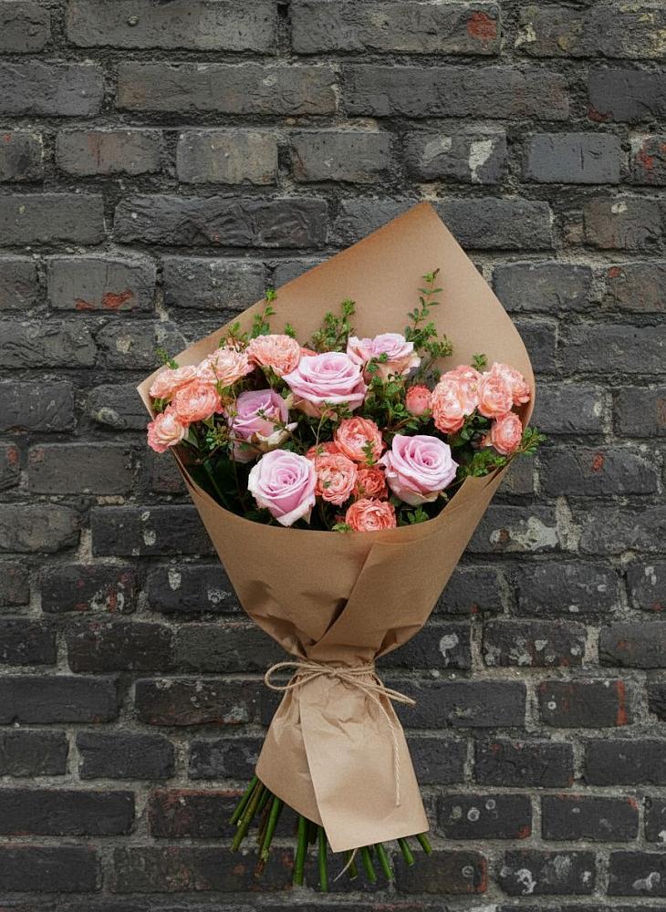 Букет цветов из: Розы в Посёлок центральной усадьбы совхоза Мир