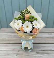 Букет цветов из:  Герберы, Розы и Хризантемы в Посёлок центральной усадьбы совхоза Мир