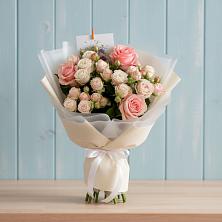 Букет цветов из:  Розы в Посёлок центральной усадьбы совхоза Мир