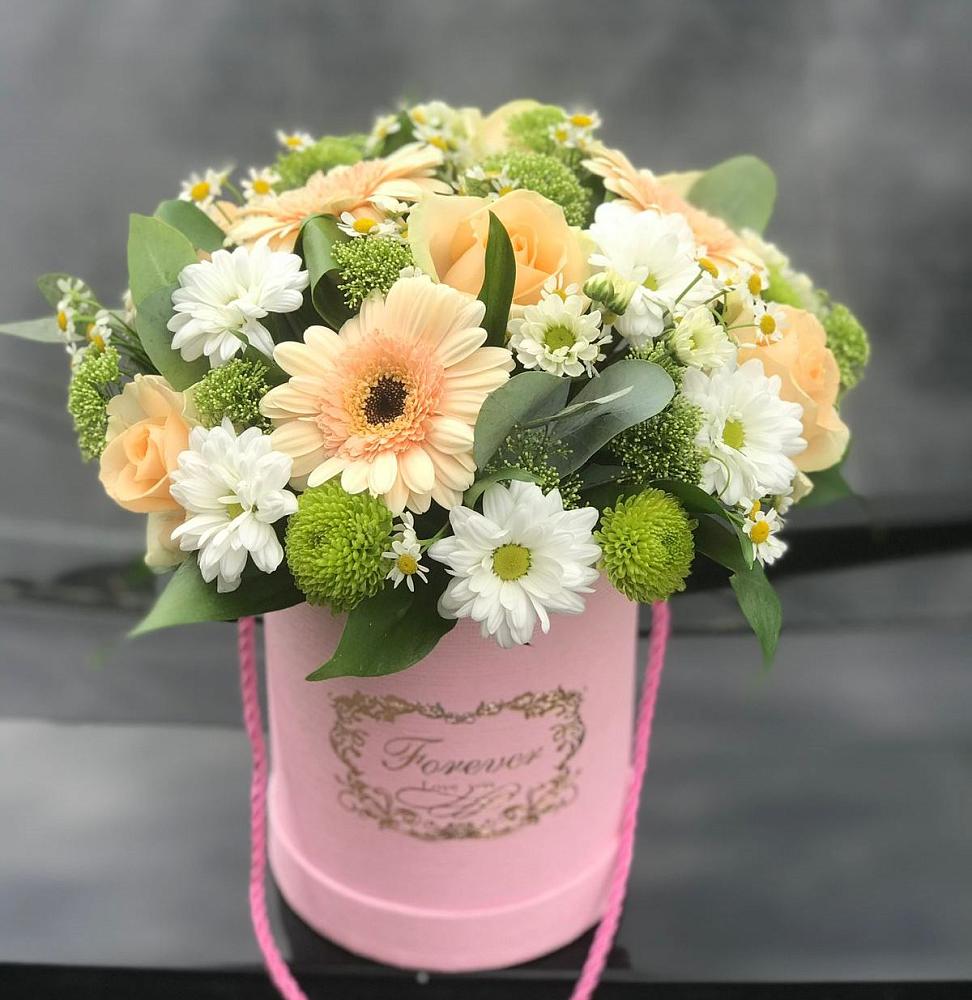 Цветочная композиция из Розы, Герберы и Хризантемы в шляпной коробке в Посёлок центральной усадьбы совхоза Мир