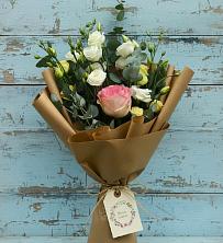 Букет цветов из:  Розы и Лизиантусы в Посёлок центральной усадьбы совхоза Мир