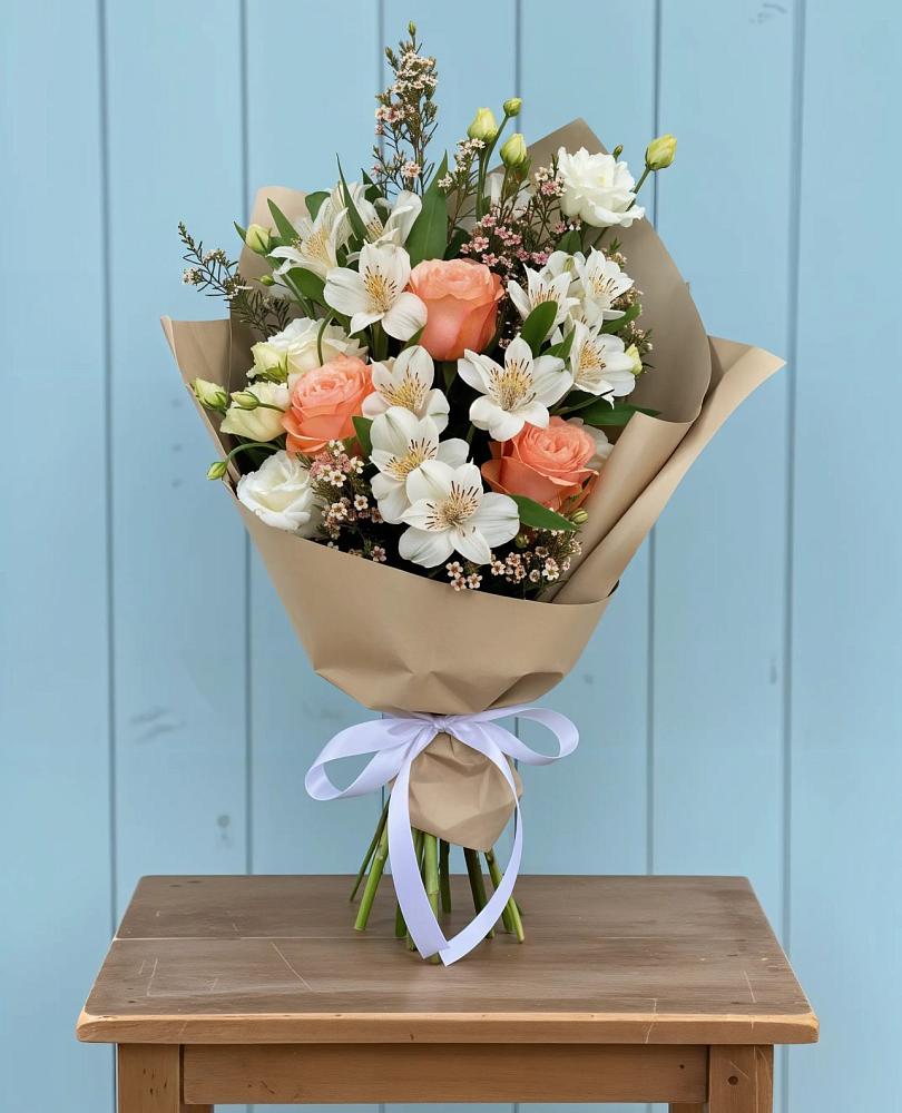 Букет цветов из: Альстромерии, Лизиантусы, Розы и Хризантемы в Посёлок центральной усадьбы совхоза Мир