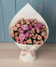 Букет цветов из:  Розы в Посёлок центральной усадьбы совхоза Мир