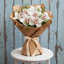 Букет цветов из:  Орхидеи и Розы в Посёлок центральной усадьбы совхоза Мир