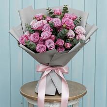 Букет цветов из:  Розы в Посёлок центральной усадьбы совхоза Мир