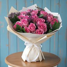 Букет цветов из:  Розы в Посёлок центральной усадьбы совхоза Мир